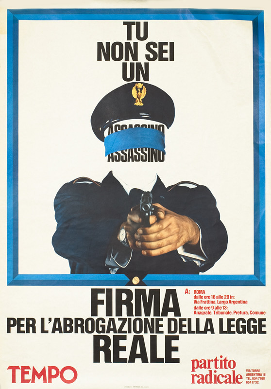Policeman points gun, "assassino" instead of face, blindfolded; blue, white, black